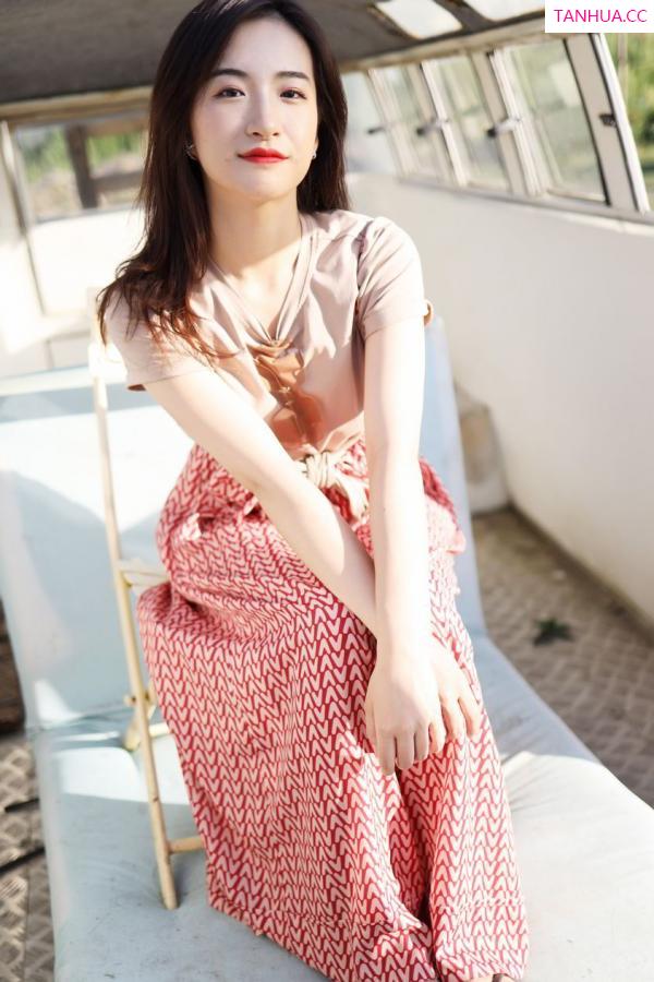龚天艺 艺儿拿铁 [XIUREN]高清写真图 2019.09.02 艺儿拿铁第14张图片